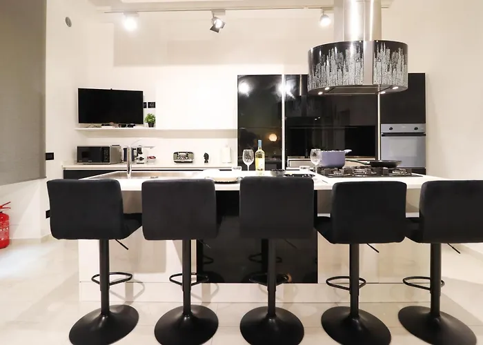 Appartamento Flora- Loft Luxury - Tra Colosseo E Santa Maria Maggiore - Metro Roma